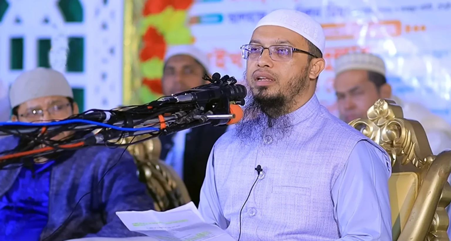 সমাজে ভালো গুণের দুর্ভিক্ষ চলছে: শায়খ আহমাদুল্লাহ সমাজে ভালো গুণের দুর্ভিক্ষ চলছে: শায়খ আহমাদুল্লাহ