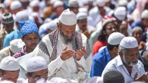 হোলি উৎসবের কারণে ভারতে বহু মসজিদে পিছিয়ে গেল জুমার নামাজ